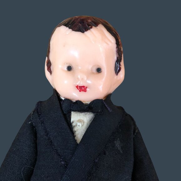 Vintage Celluloid Dolls Bride Groom Red Velvet Dress Rhinestones Cake Toppers - Picture 3 of 12